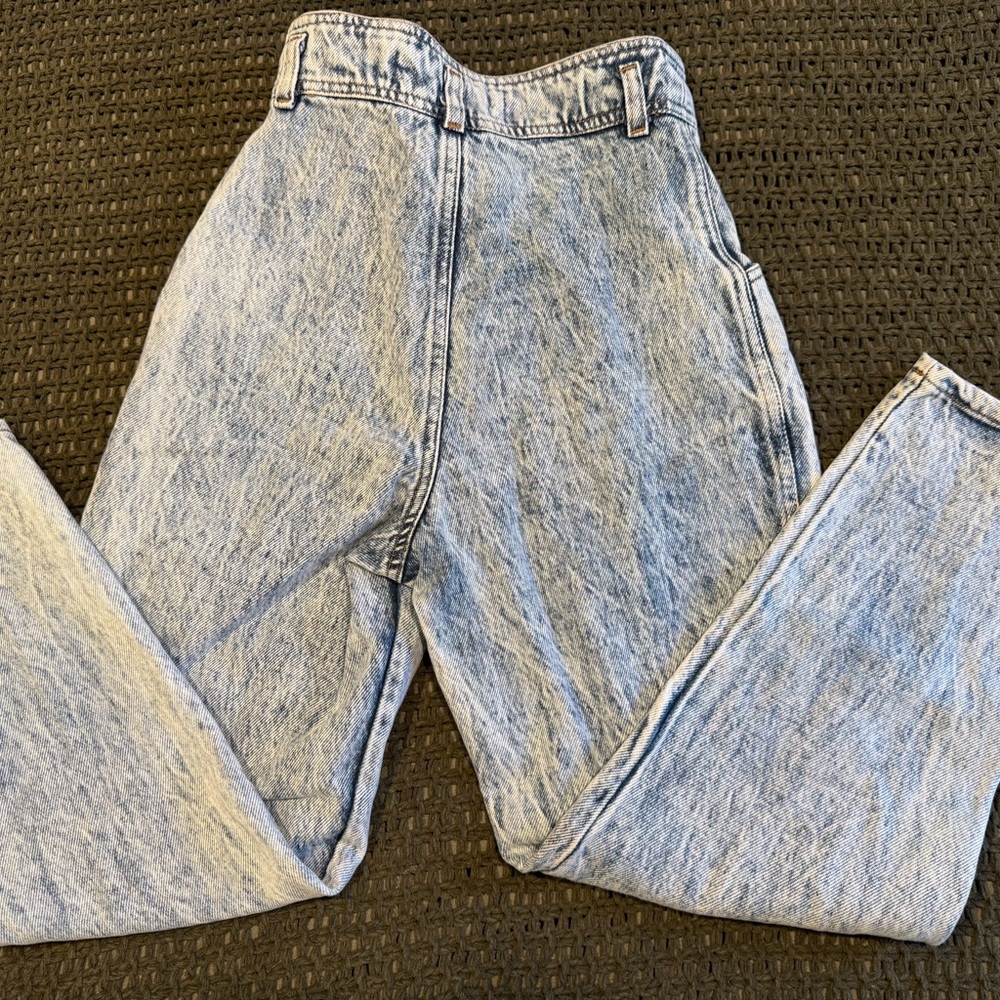 Vintage Acid Wash High-Waisted Jeans - Picture 5 of 6